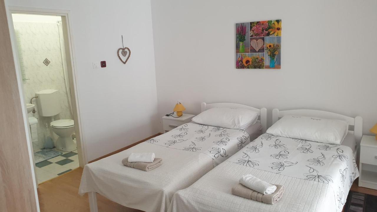 Accomodation Mirjana Rooms Poreč Eksteriør bilde